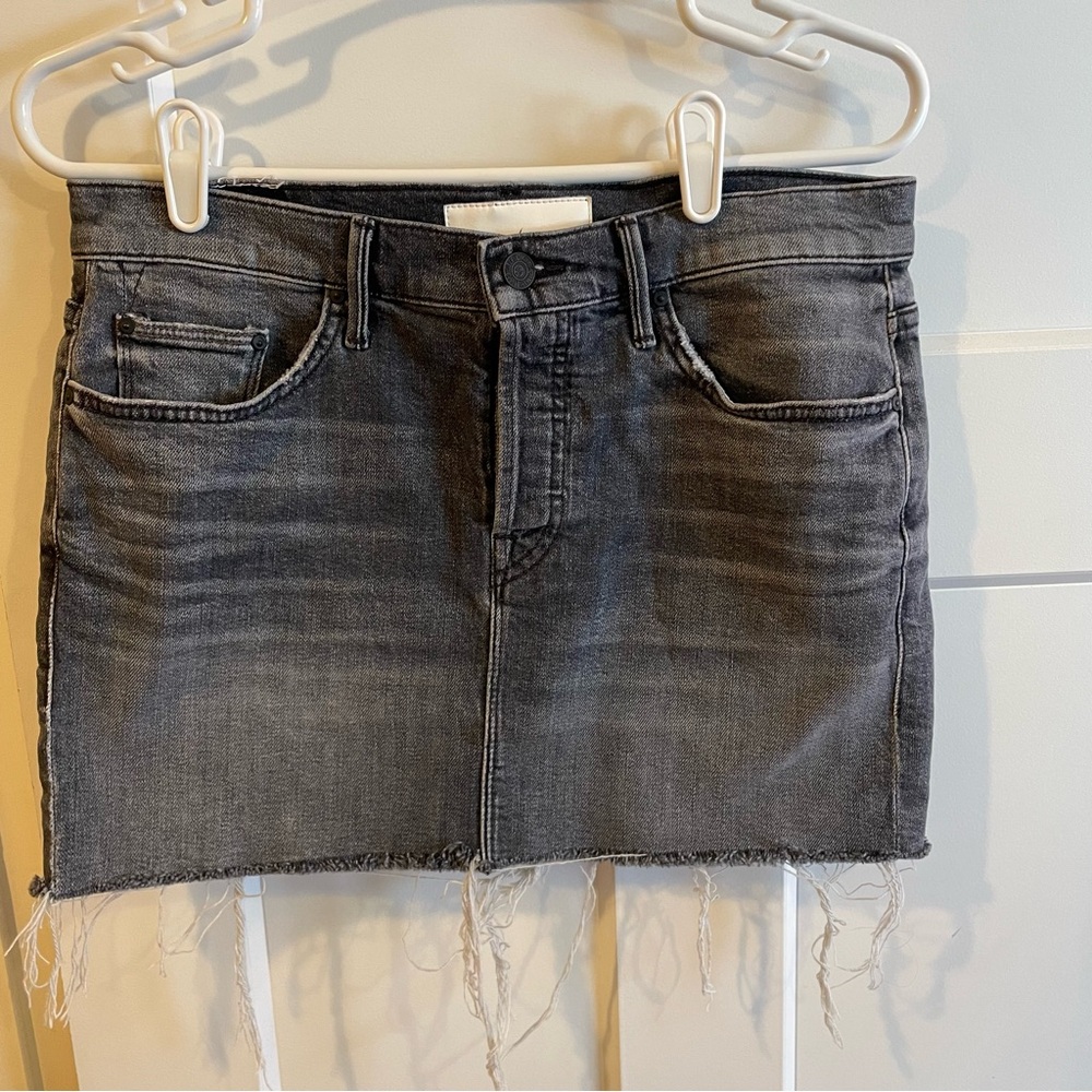 MOTHER The Vagabond Mini Fray Gray Size 28 Skirt Frayed Hem Distressed Denim